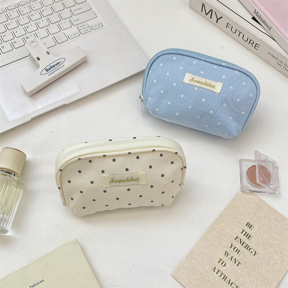 حقيبة نسائية لطيفة من البوليست - مراجعة Cosmetic Bags وسعره
