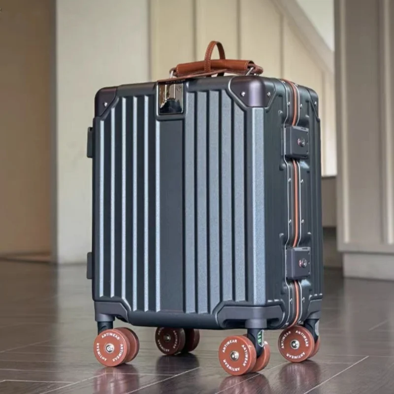 حقيبة سفر خفيفة الوزن مقاس 14  - مراجعة Aluminum Frame Carry On Luggage وسعره